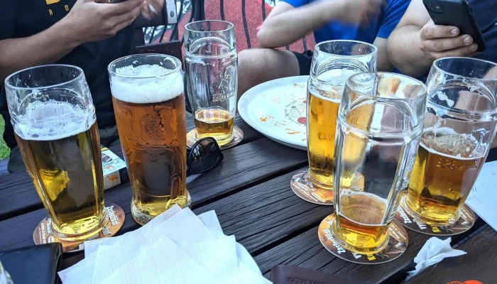 Pod Radnici Jidlo A Piti - Benešovo Nám. 12