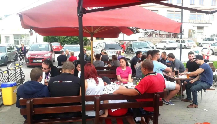 Pod Radnici Vse - Benešovo Nám. 12
