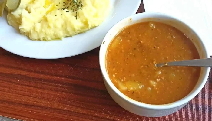 Prazak Jidelna Jidlo A Piti - Kostelní 75