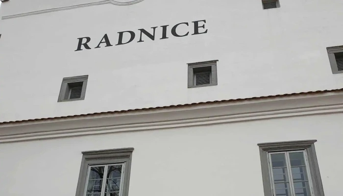 Radnicni Restaurace Ceny - Nám. Svobody 379