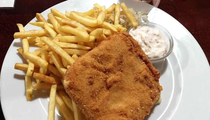 Radnicni Restaurace Jidlo A Piti - Nám. Svobody 379