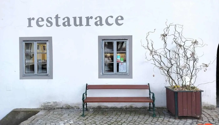 Radnicni Restaurace Vse - Nám. Svobody 379