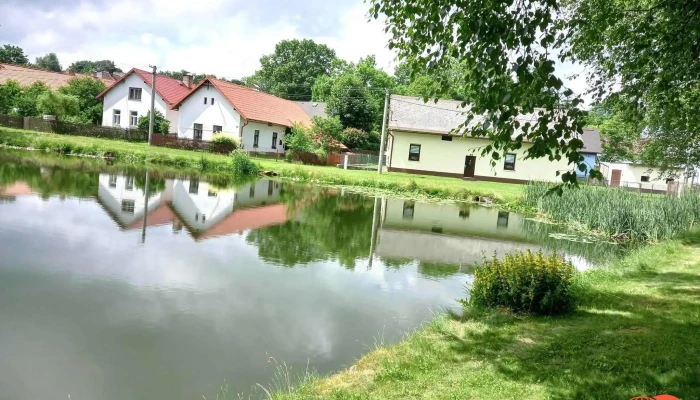Restaurace A Hotel U Simaka Vlachovice   Obecni Urad - Radostín