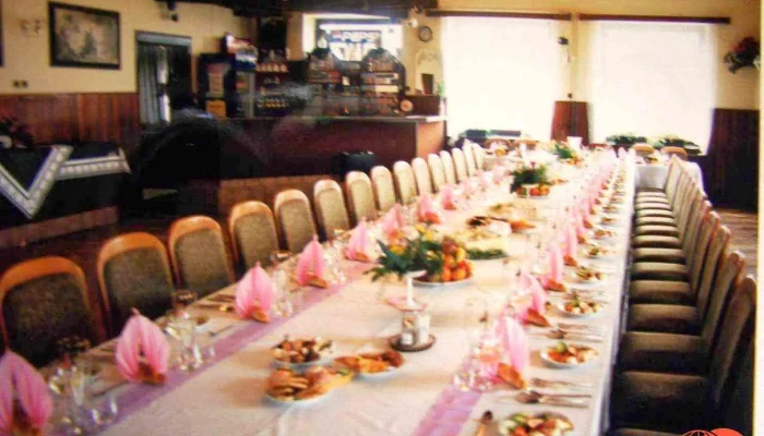 Restaurace A Kavárna Černý Kůň - 01 Holice V Čechách