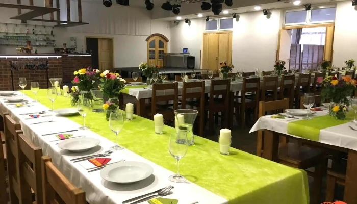 Restaurace A Penzion Hvezda Vse - Pražská 255/18