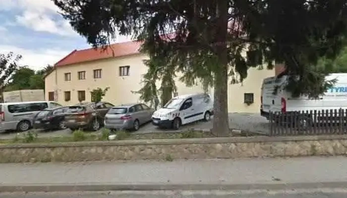 Restaurace A Penzion Pod Hradem -  Street View A 360deg - Švermova 91