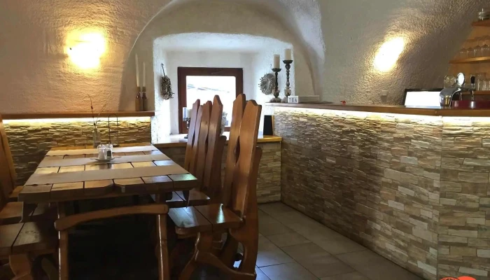 Restaurace A Penzion Pod Hradem -  Vzhled A Atmosfera - Švermova 91