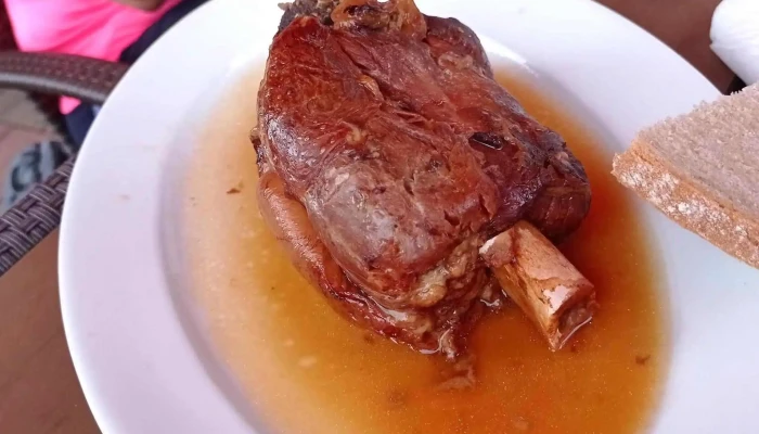 Restaurace A Penzion Pod Rozhlednou -  Fotky - Sněžník