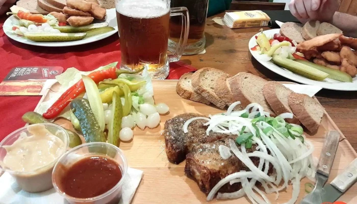 Restaurace A Pivnice Na Vychode Jidlo A Piti - Horní Litvínov