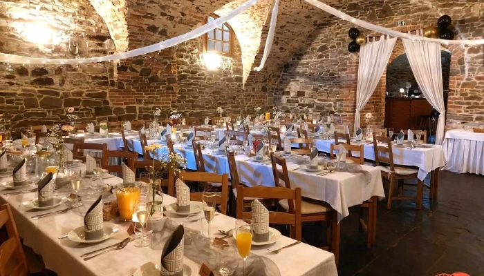Restaurace a Vinárna Na Zámečku - 747 31 Velké Hoštice