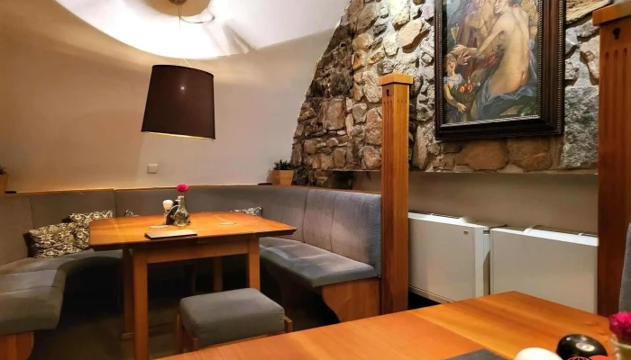 Restaurace a vinárna U Radnice - 783 91 Uničov 1
