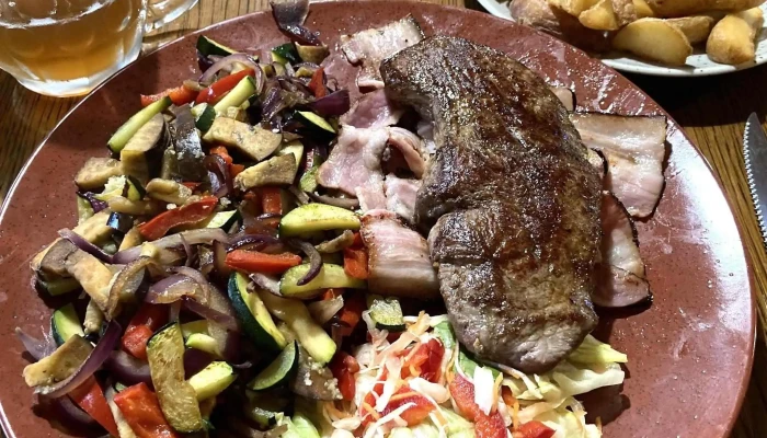 Restaurace Bakchus -  Hledam - 28. Října 1525