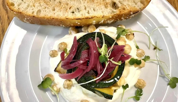 Restaurace Bistroteka Valachy Jidlo A Piti - Nám. Práce 2523