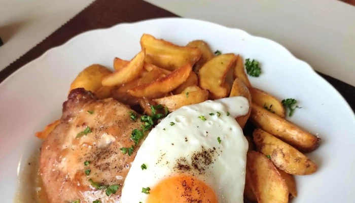 Restaurace Cerny Orel Blizko Mě - Mladoboleslavská 33