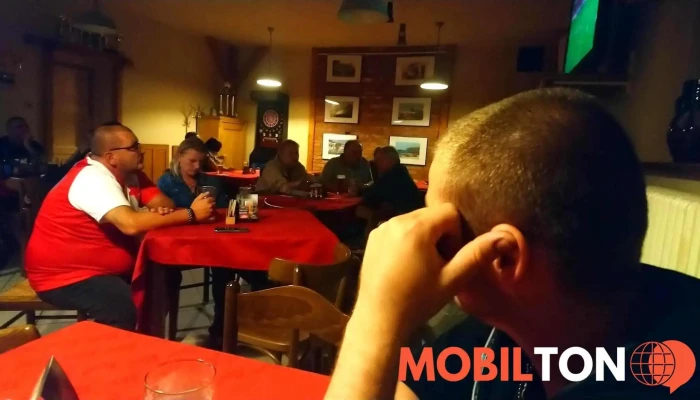 Restaurace Cerveny Hradek Vzhled A Atmosfera - Reynkova 2107