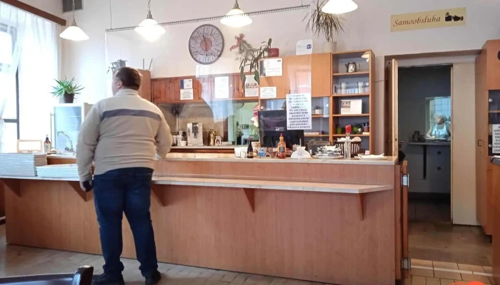 Restaurace Ceska Koruna Vzhled A Atmosfera - Tyršova 197