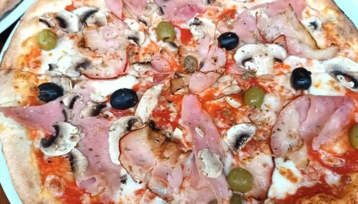 Restaurace Fabrika Pizzerie -  Pizza - Beckovského 2045