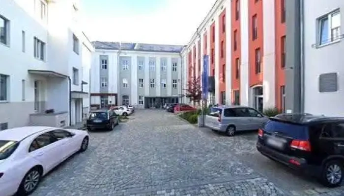 Restaurace Jihlavsky Parlament Na Terasach Street View A 360deg - Havlíčkova 5628/26