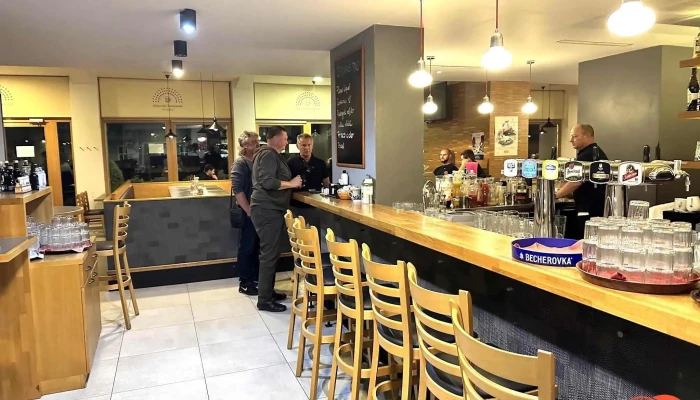 Restaurace Jihlavsky Parlament Na Terasach Vzhled A Atmosfera - Havlíčkova 5628/26