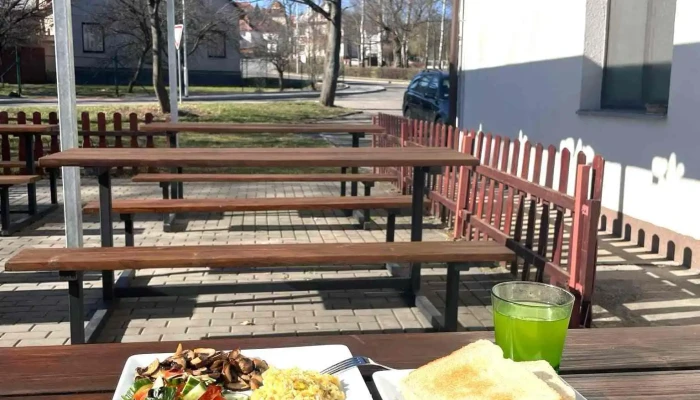 Restaurace Kastanka Jidlo A Piti - Slatiňanská 392/392