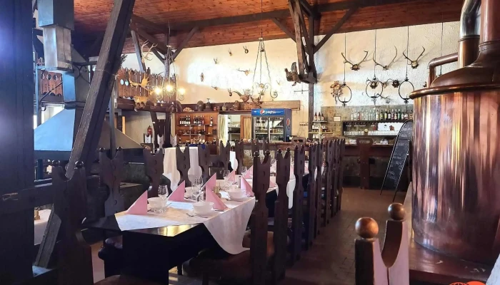 Restaurace Koliba -  Vzhled A Atmosfera - Českolipská 2100