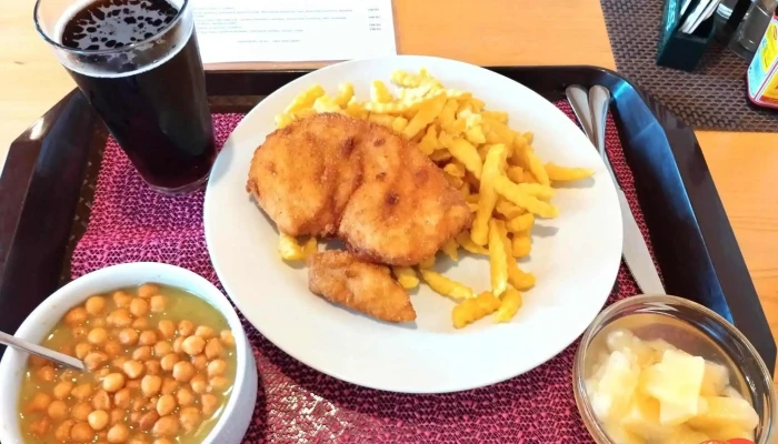 Restaurace Na Cukrovaru -  Jidlo A Piti - Záhlinická 474