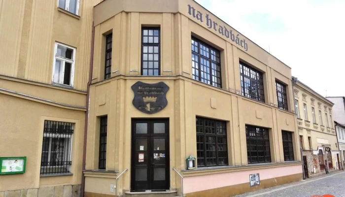 Restaurace Na Hradbach Od Vlastnika - Benešova 1251