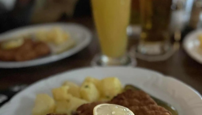 Restaurace Na Krizovatce Adresa - Dolní Roveň