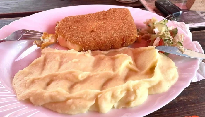 Restaurace Na Krizovatce Jidlo A Piti - Czech Republic