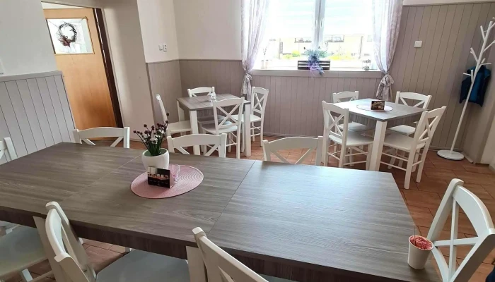 Restaurace Na Venkove Vzhled A Atmosfera - Kamenice