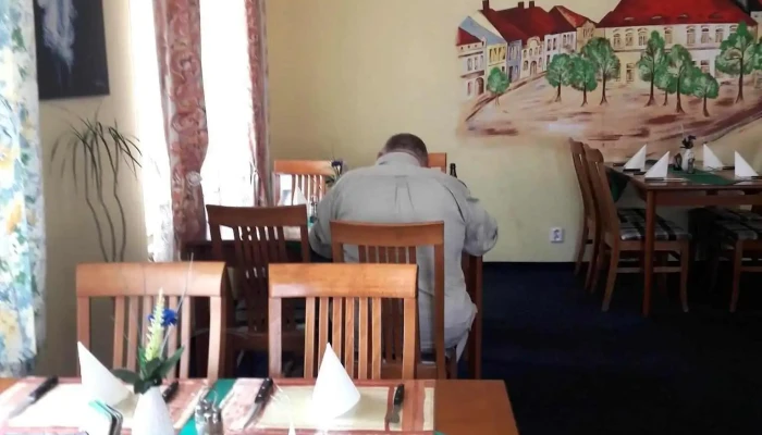 Restaurace Na Vyhlidce Vzhled A Atmosfera - Nám. Arnošta Z Pardubic