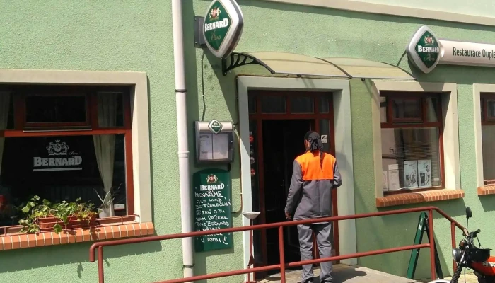 Restaurace Ouplav -  Oteviraci Doba - Nároží 1419