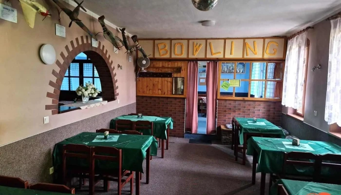 Restaurace pod Javorem + bowling - Česko