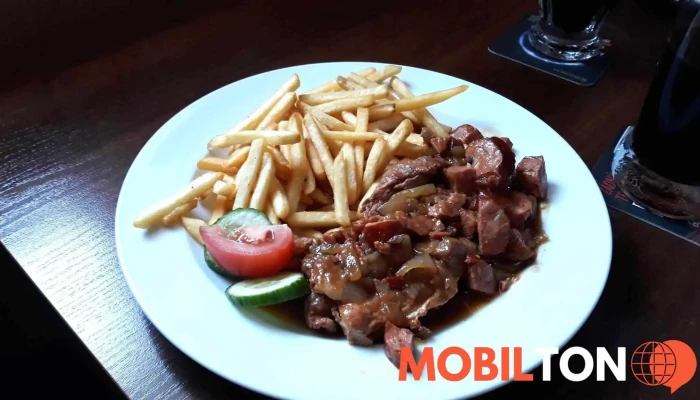 Restaurace Pod Lipou -  Jidlo A Piti - Náměstí 77