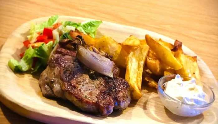 Restaurace Stanice Lyzaru Frysava Steak Z Nizkeho Rostence - Fryšava Pod Žákovou Horou
