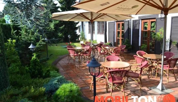 Restaurace Tarouca v Park Hotelu Průhonice - Uhříněveská 12