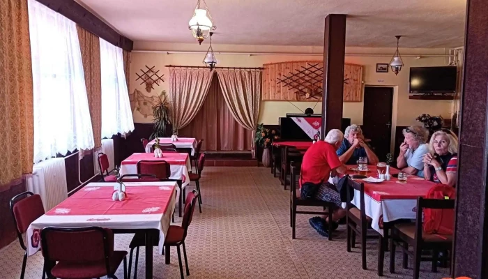 Restaurace Tom -  Vzhled A Atmosfera - Kryry-strojetice