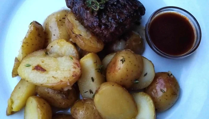 Restaurace U Belmonda -  Videa - Pražská 15
