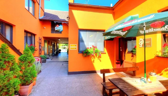 Restaurace U Bohuslavu Street View A 360deg - Nám. 5. Května 114