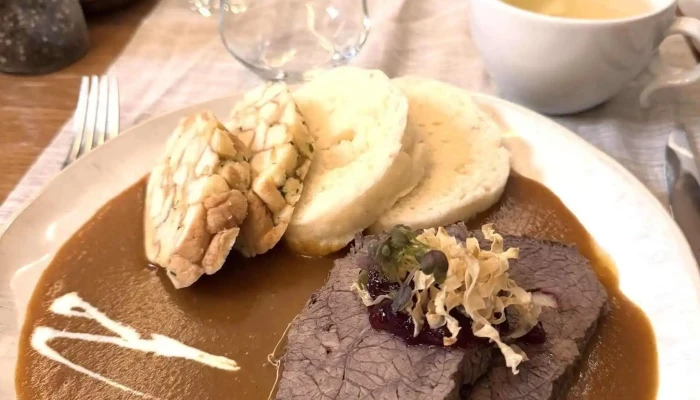 Restaurace U Cerneho Janka Jidlo A Piti - Moravská 82