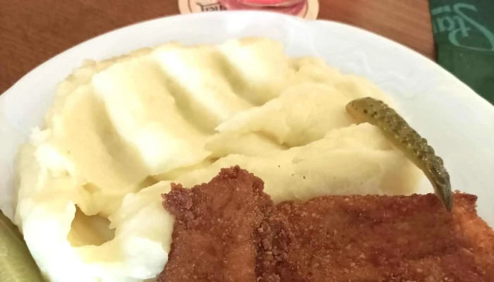 Restaurace U Ceskeho Lva Blizko Mě - Náměstí 100