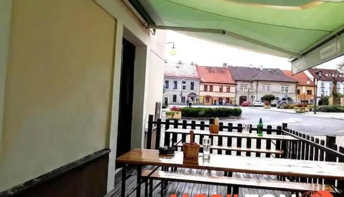Restaurace U Ceskeho Lva Vzhled A Atmosfera - Náměstí 100
