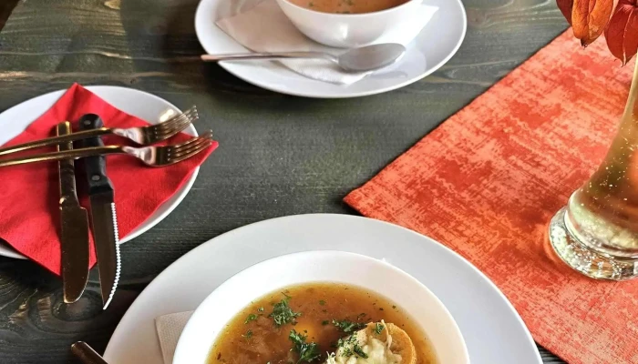 Restaurace U Kajmana -  Hledam - L. Váchy 128