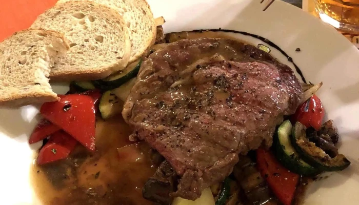Restaurace U Kajmana -  Recenze - L. Váchy 128