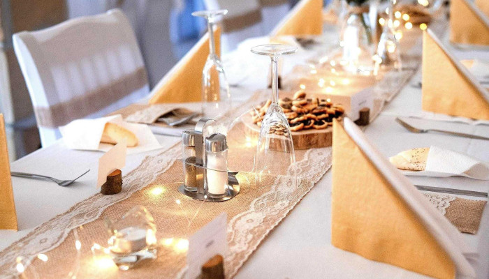Restaurace U Kostela -  Oteviraci Doba - Růžová-děčín 2