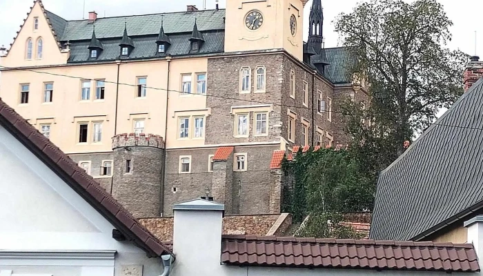 Restaurace U Kuklu Oteviraci Doba - Náměstí Mudr. J. Svobody 32