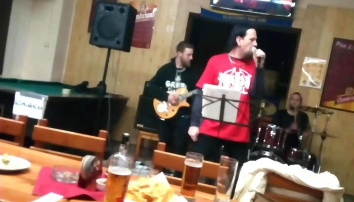 Restaurace U Obusku Uvnitr - Miřetice U Klášterce Nad Ohří