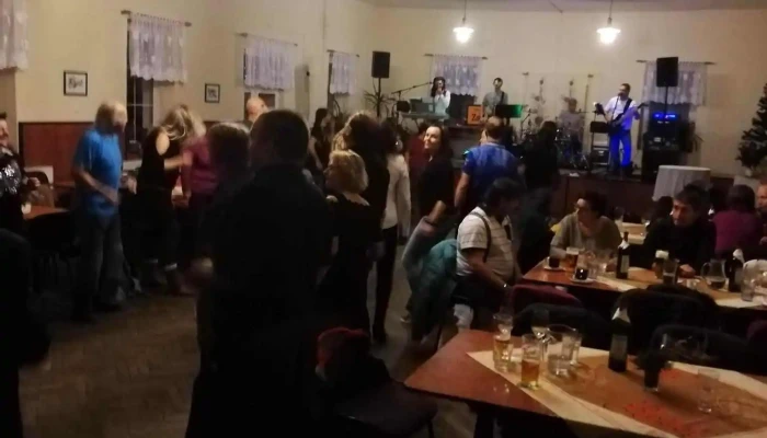 Restaurace U Panskych   Ubytovaci Pokoje Vzhled A Atmosfera - Hamry 1600