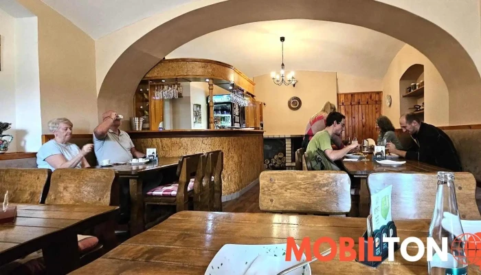 Restaurace U Pava Vzhled A Atmosfera - Chomutovská 165