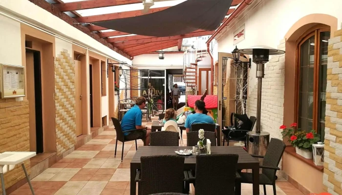 Restaurace Viola -  Lessl Vzhled A Atmosfera - Komenského 34